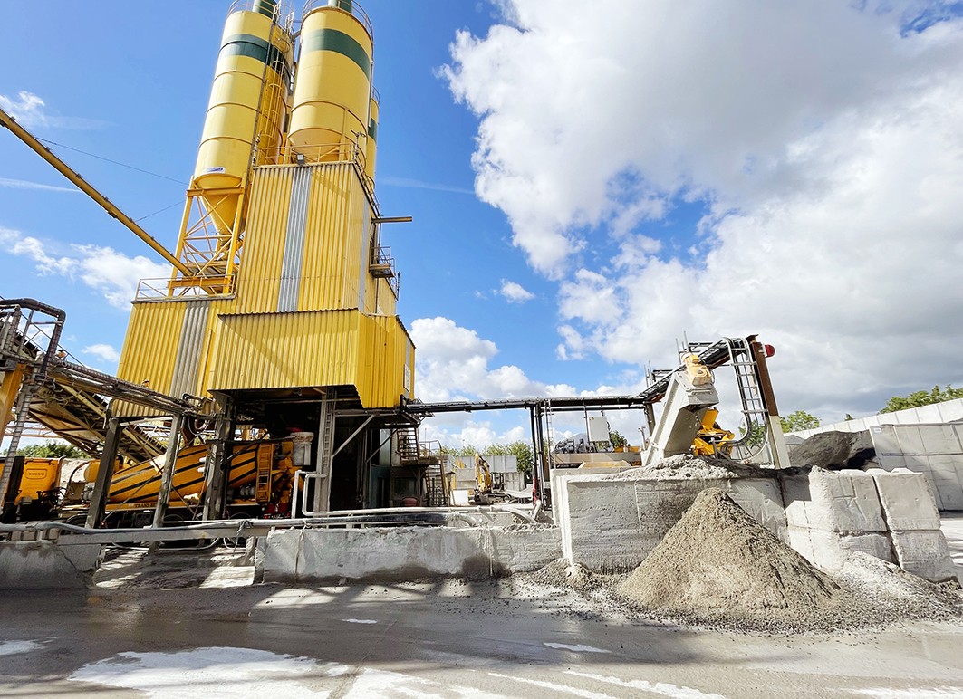 Ready Mixed Concrete Agitation in Bruges, Belgium